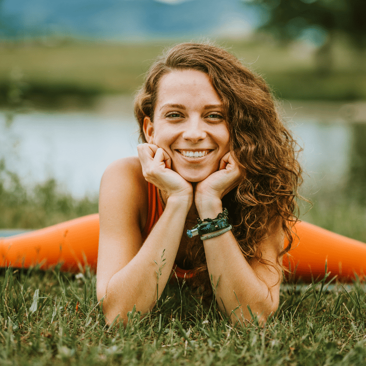 nadine-verde-yoga-im-park-tuebingen